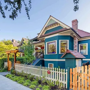 https://heart-of-downtown-restored-heritage-home.vancouver-hotels-bc.net