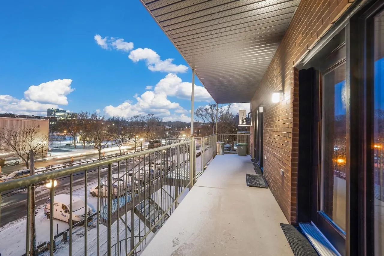 Frontenac Apartments By Restavio Montréal Canada